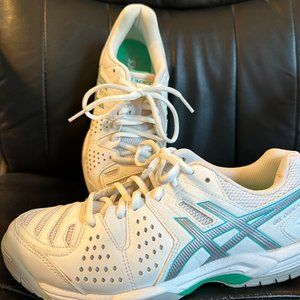 Women's Asics Gel-Dedicate Court shoe, size 6 1/2